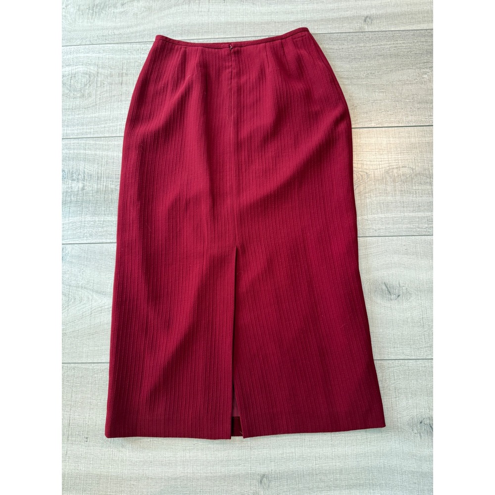 red‎ midi skirt ribbed minimal chic model off duty capsule wardrobe - Picture 2 of 6